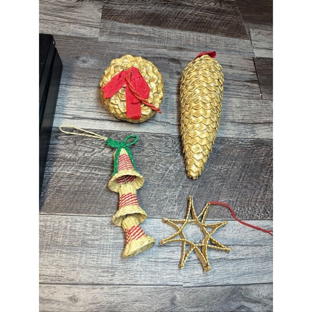 Vintage 1970s–1980s Straw Holiday Ornaments – Handmade Scandinavian Style Set (4